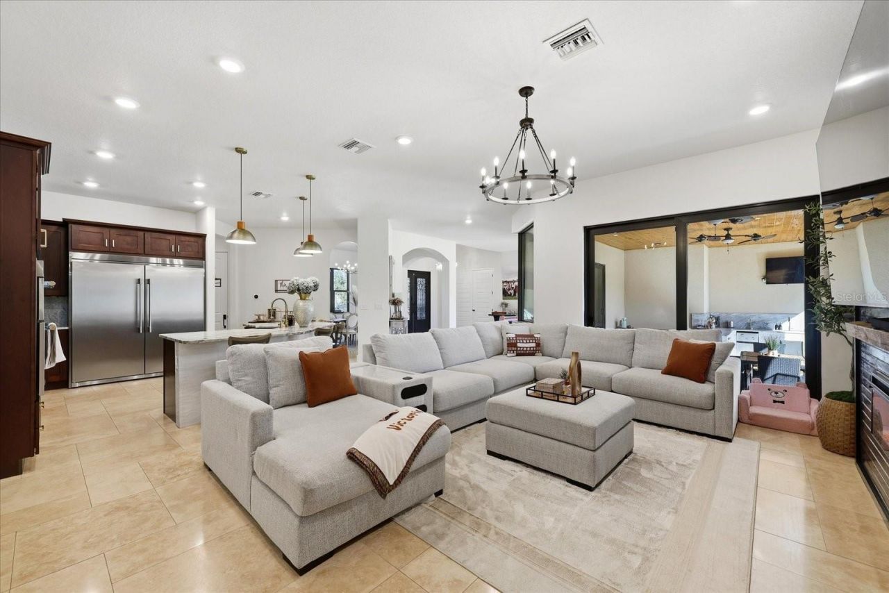 8447 Harvey Walden Drive, Plant City, FL 33565 Photo