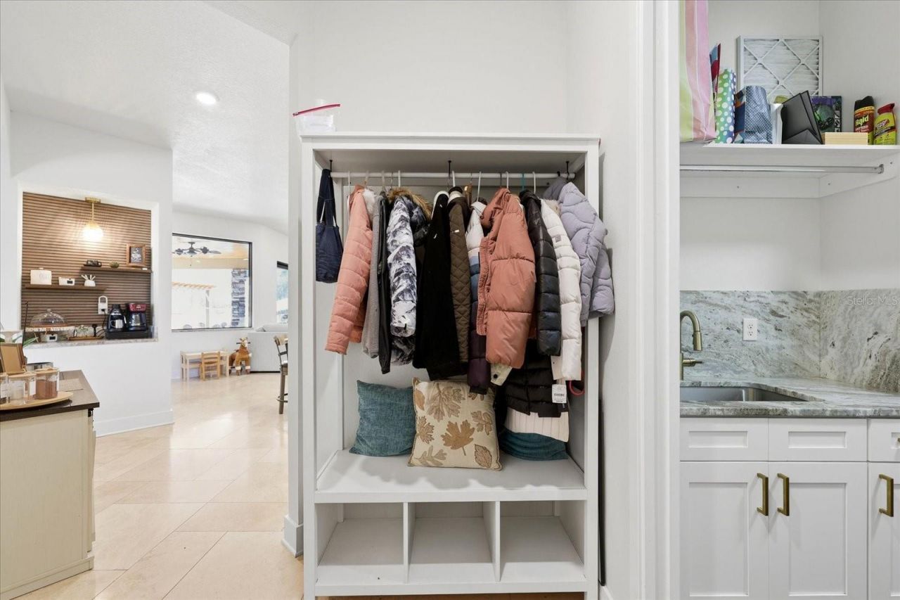 8447 Harvey Walden Drive, Plant City, FL 33565 Photo