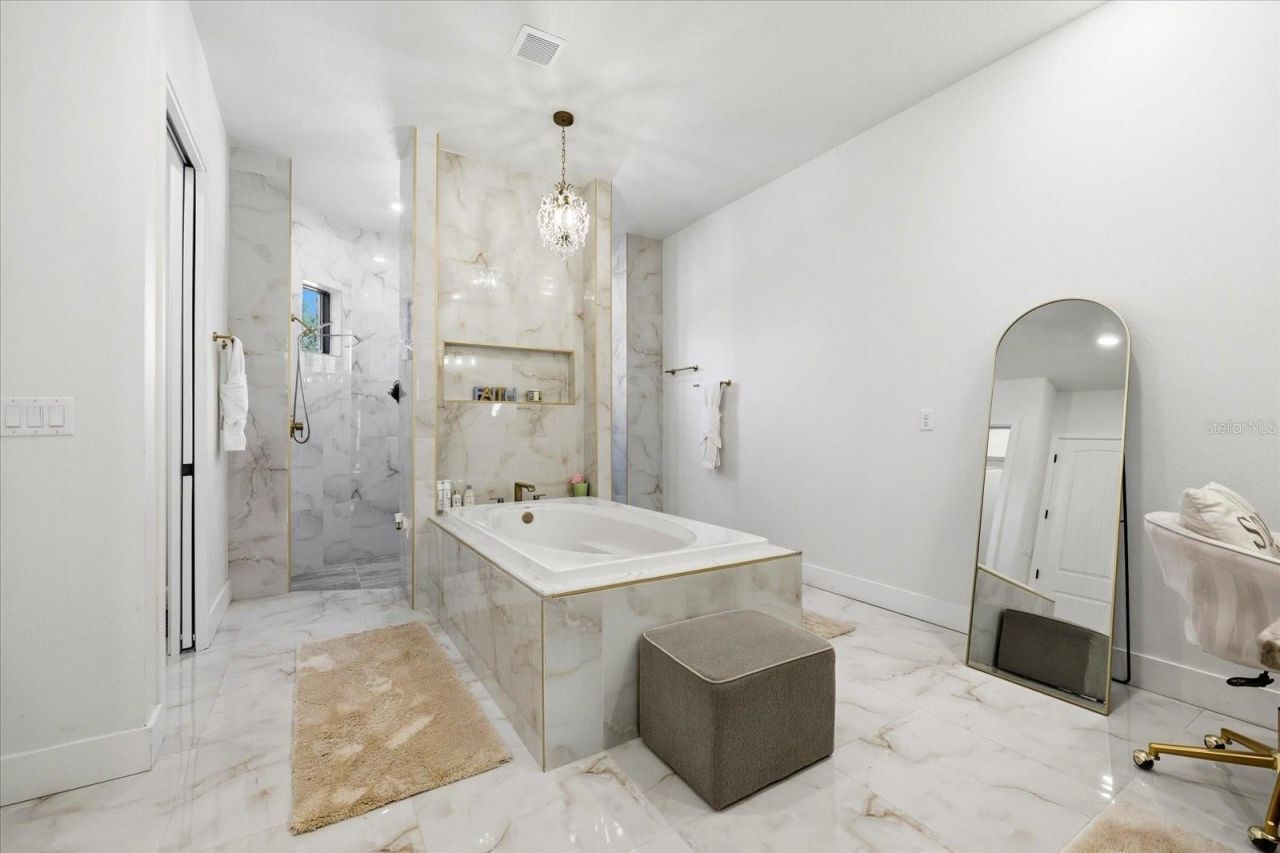 8447 Harvey Walden Drive, Plant City, FL 33565 Photo