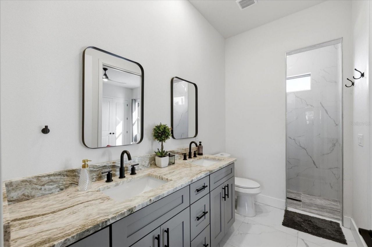 8447 Harvey Walden Drive, Plant City, FL 33565 Photo