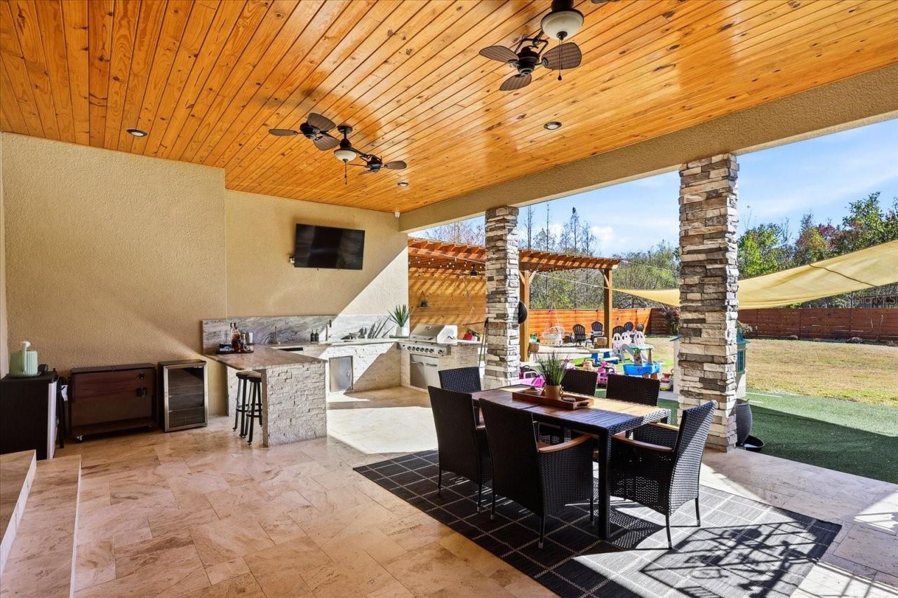 8447 Harvey Walden Drive, Plant City, FL 33565 Photo