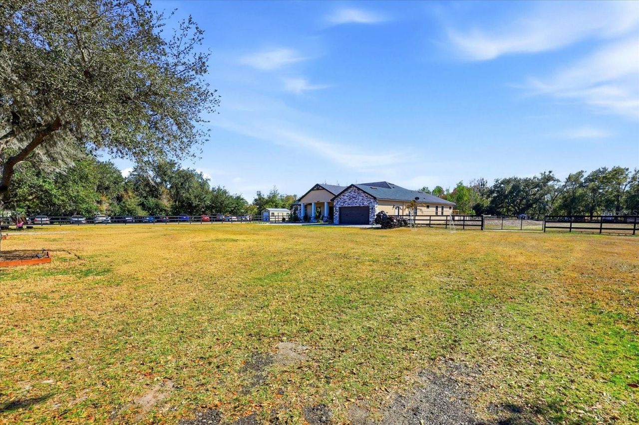 8447 Harvey Walden Drive, Plant City, FL 33565 Photo