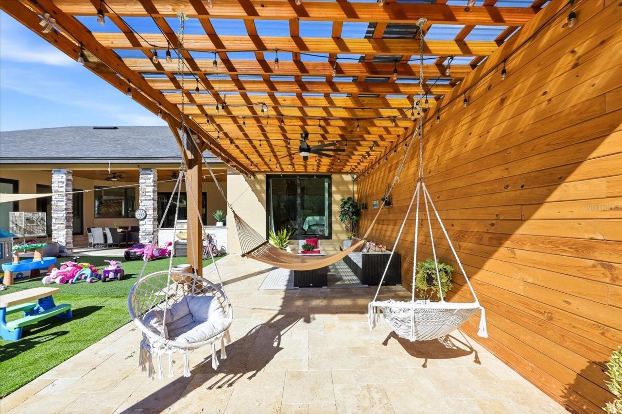 8447 Harvey Walden Drive, Plant City, FL 33565 Photo