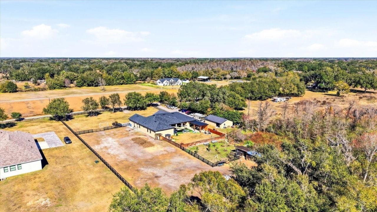 8447 Harvey Walden Drive, Plant City, FL 33565 Photo