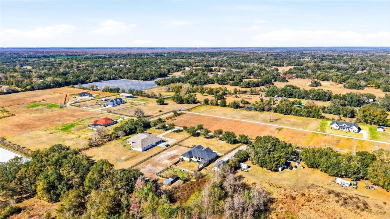 8447 Harvey Walden Drive, Plant City, FL 33565 Photo