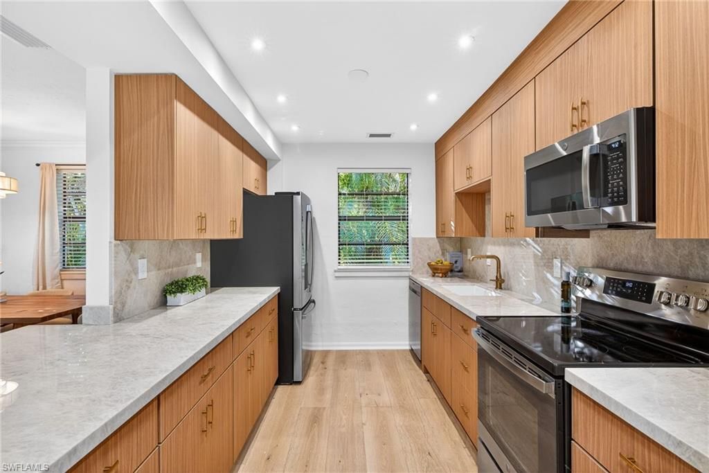 1275 8th Ave N, Naples, FL 34102 Photo