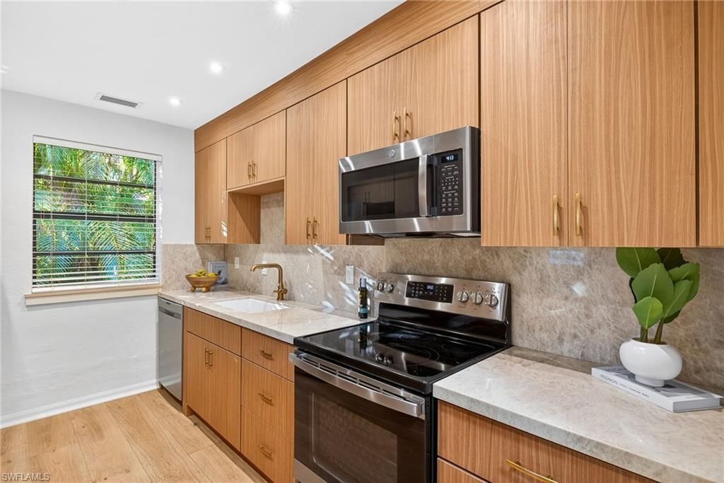 1275 8th Ave N, Naples, FL 34102 Photo