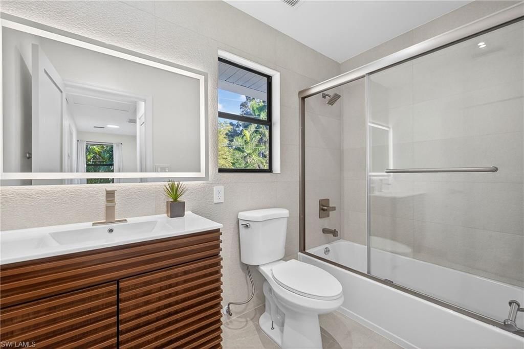 1275 8th Ave N, Naples, FL 34102 Photo