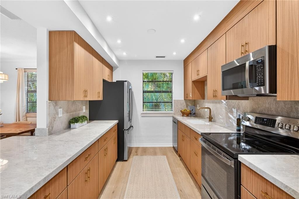 1275 8th Ave N, Naples, FL 34102 Photo