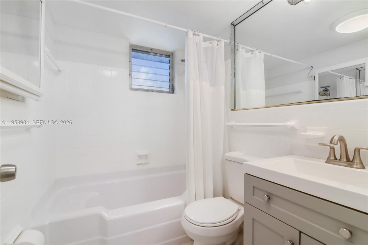 2400 NE 9th St, Unit 201, Fort Lauderdale, FL 33304 Photo