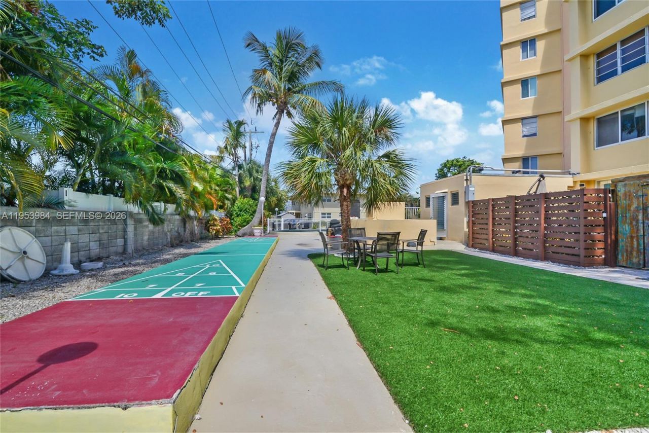 2400 NE 9th St, Unit 201, Fort Lauderdale, FL 33304 Photo