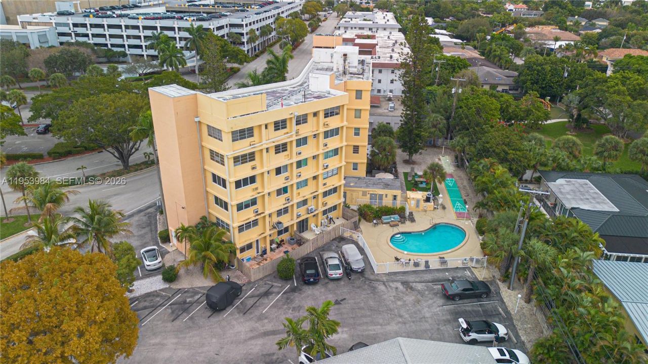 2400 NE 9th St, Unit 201, Fort Lauderdale, FL 33304 Photo