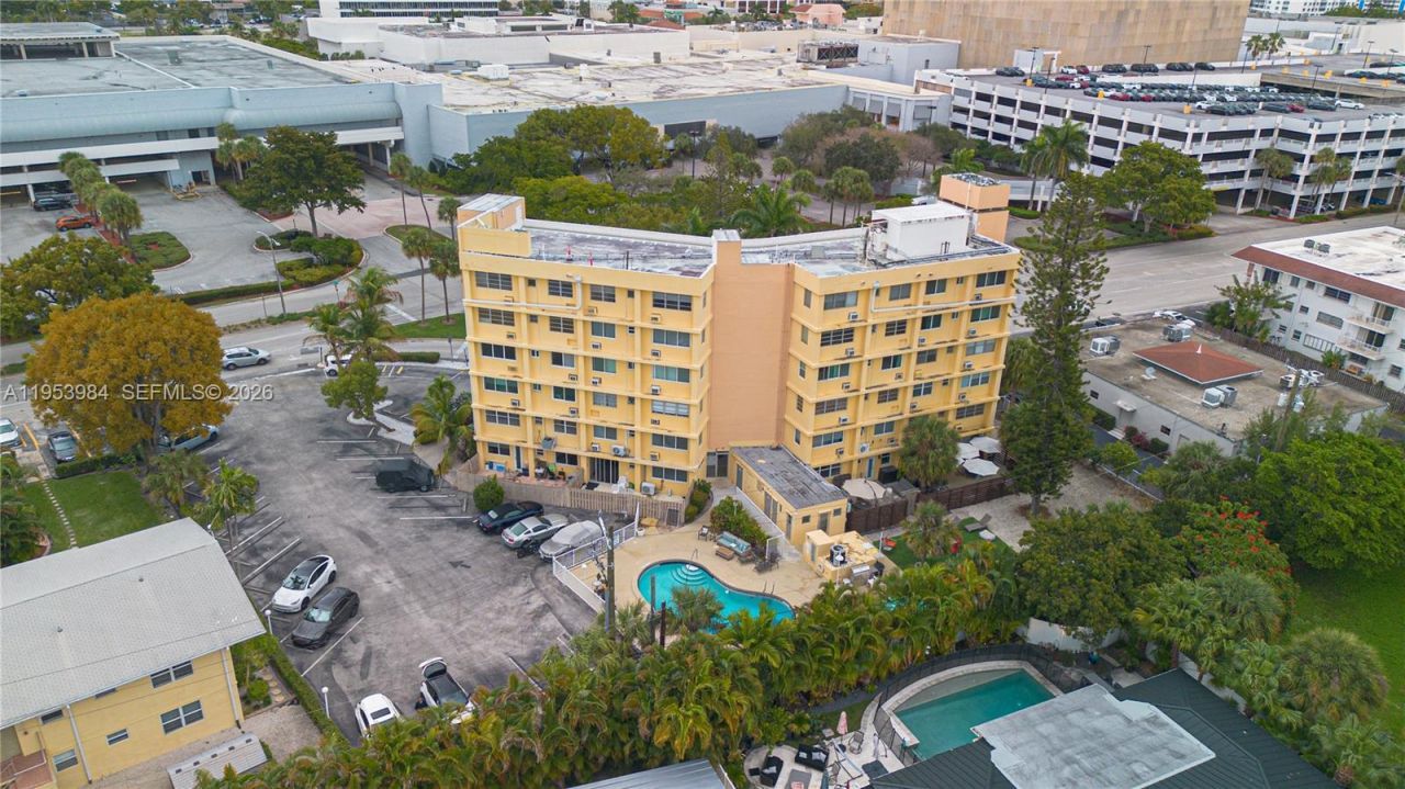2400 NE 9th St, Unit 201, Fort Lauderdale, FL 33304 Photo