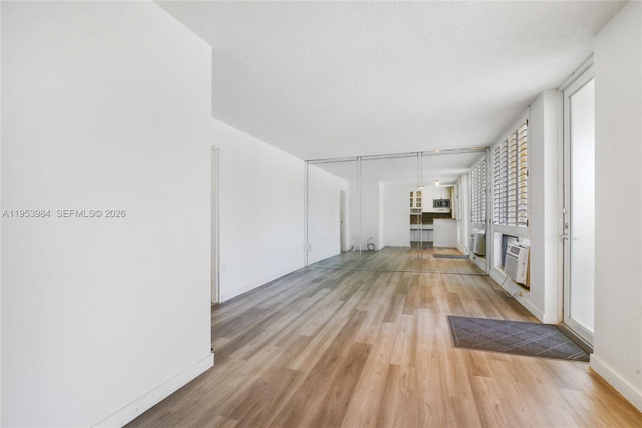 2400 NE 9th St, Unit 201, Fort Lauderdale, FL 33304 Photo