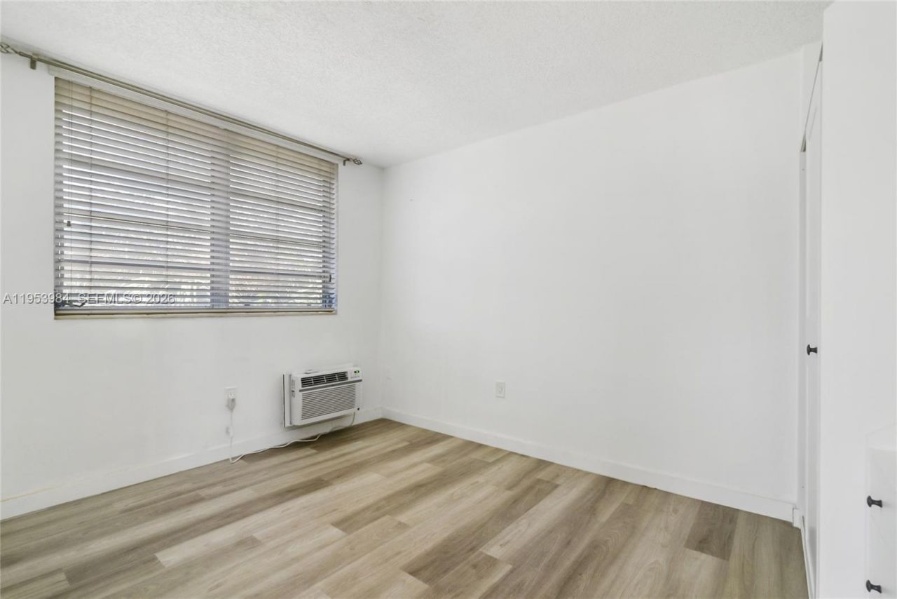 2400 NE 9th St, Unit 201, Fort Lauderdale, FL 33304 Photo