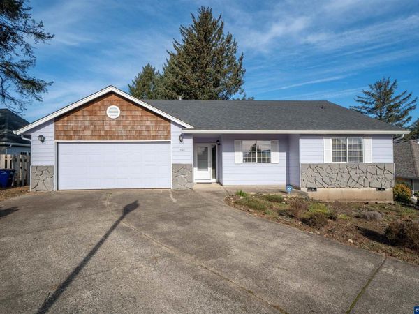 5405 NE Port Ln, Lincoln City, OR 97367