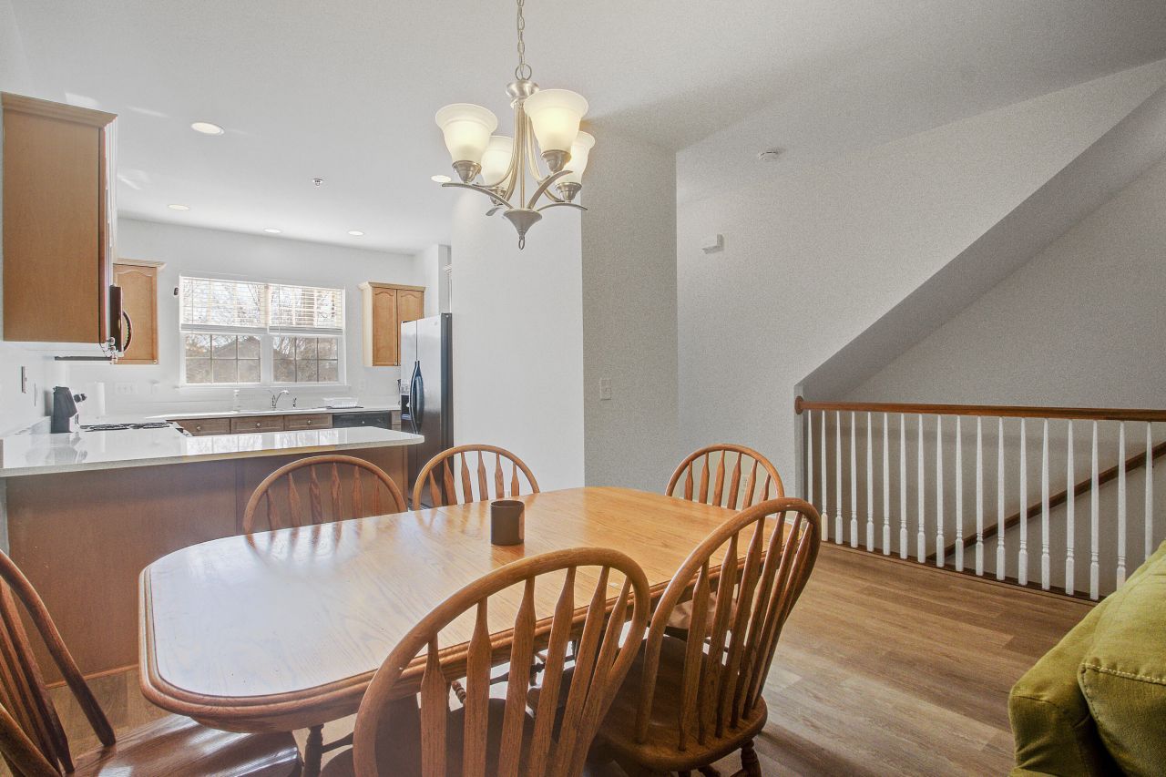 4628 N Palm View Circle Photo 7