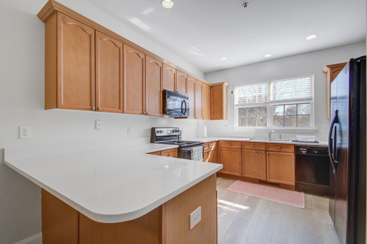 4628 N Palm View Circle Photo 8