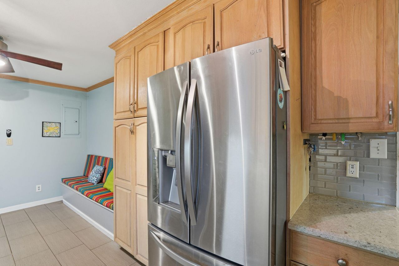 2087 Idlewood Lane Photo 10