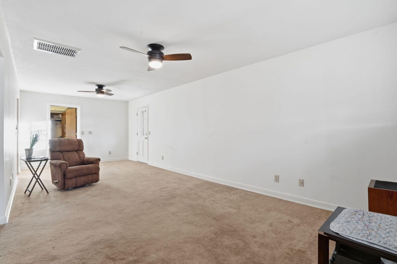 2087 Idlewood Lane Photo 11