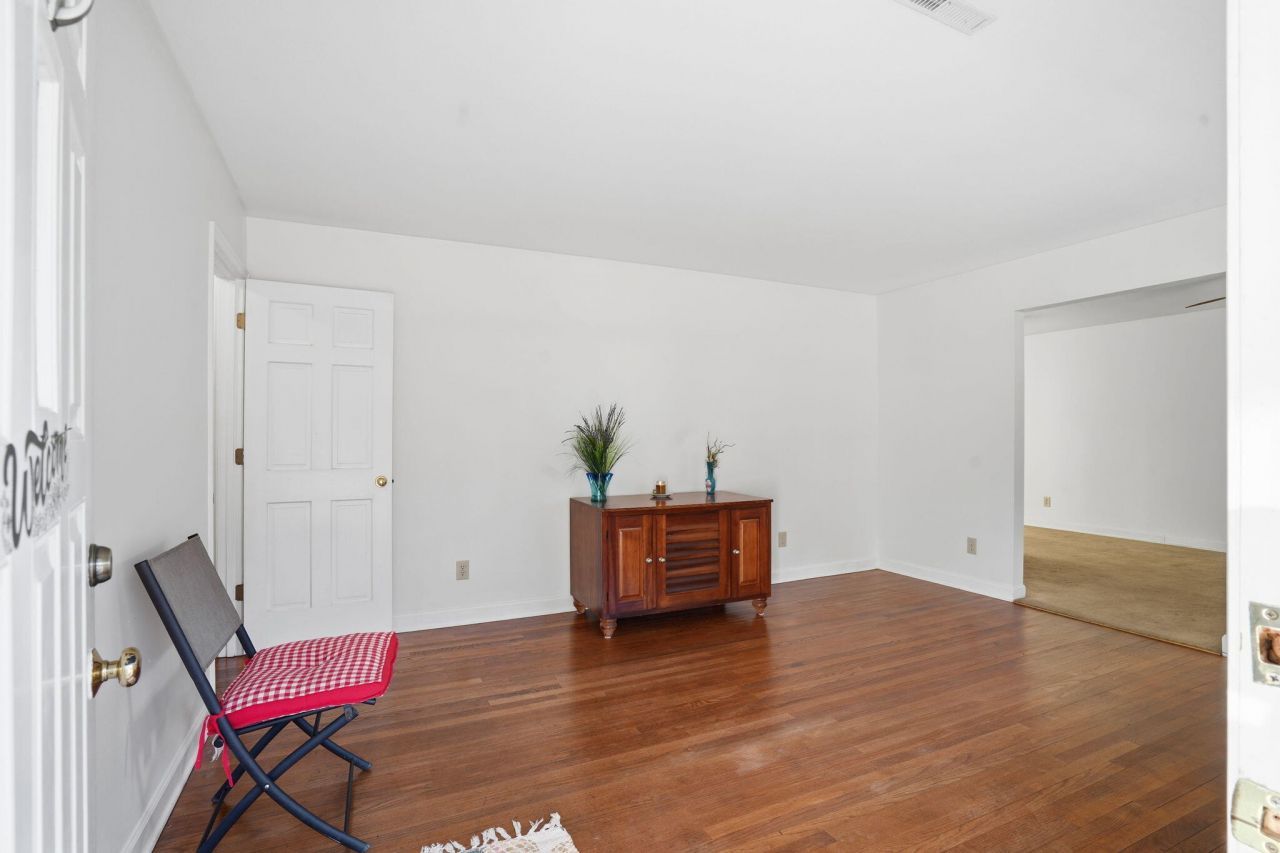 2087 Idlewood Lane Photo 4