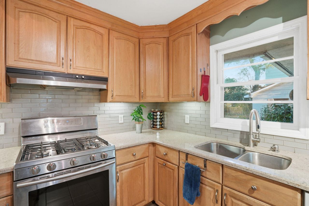 2087 Idlewood Lane Photo 8