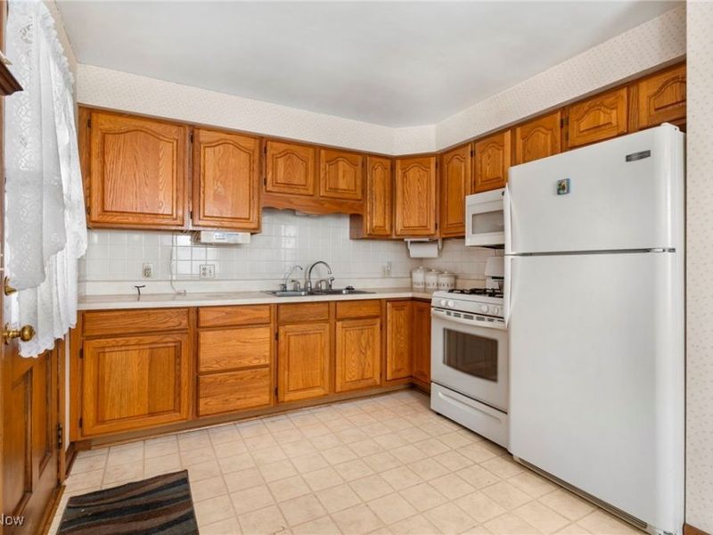 3002 Joseph Place NW, Canton, OH 44708 Photo 9