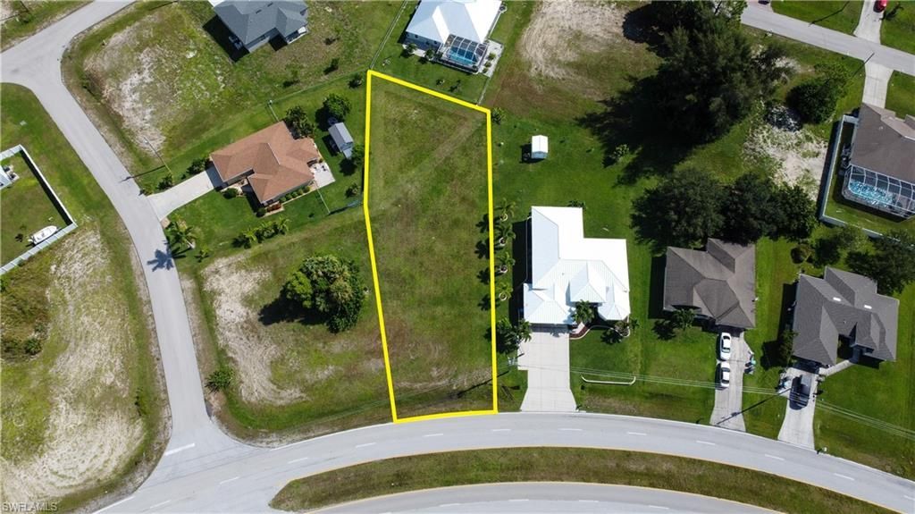 4239 E Gator Cir, Cape Coral, FL 33909 Photo