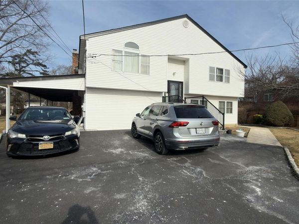 55 Parkway Avenue, Amityville, NY 11701