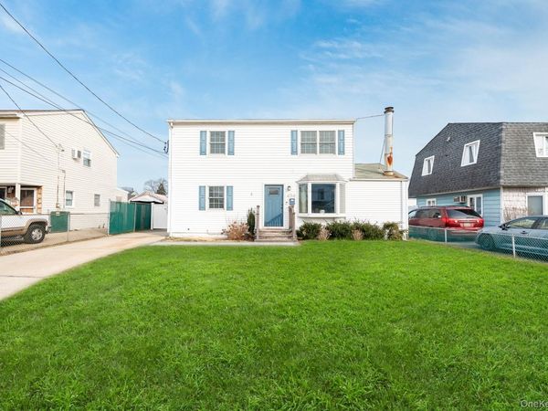 456 48th Street, Lindenhurst, NY 11757