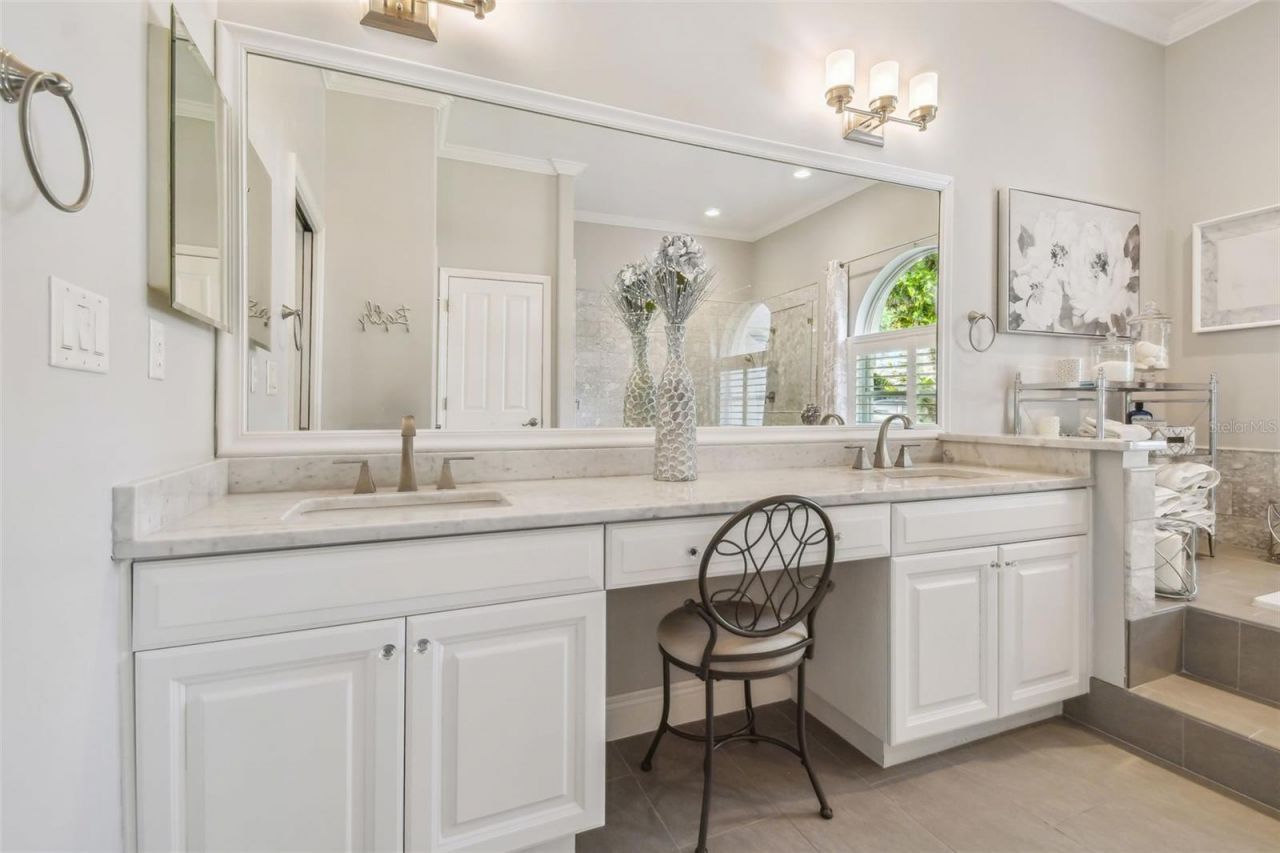 9105 Woodridge Run Drive, Tampa, FL 33647 Photo