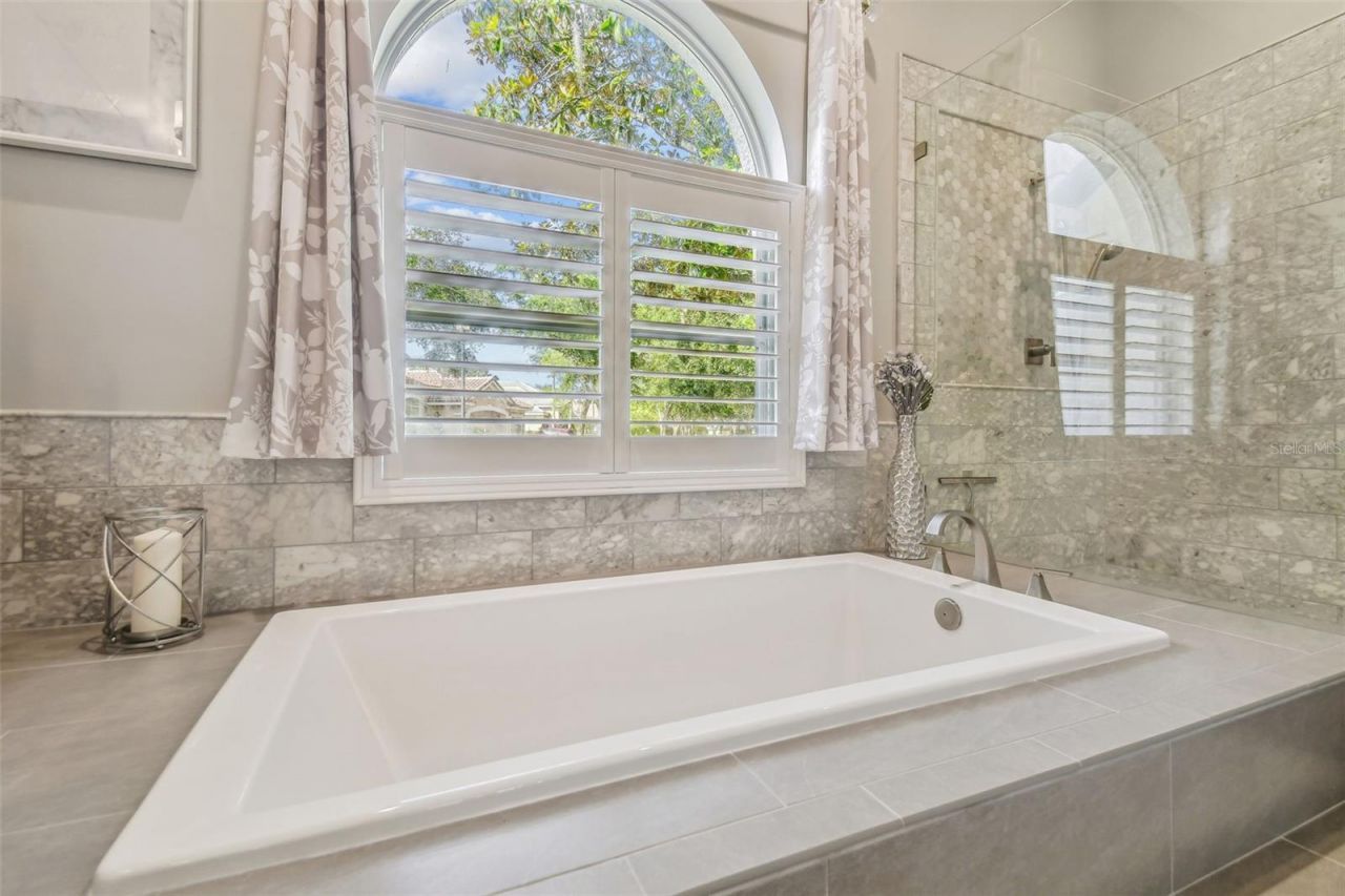 9105 Woodridge Run Drive, Tampa, FL 33647 Photo