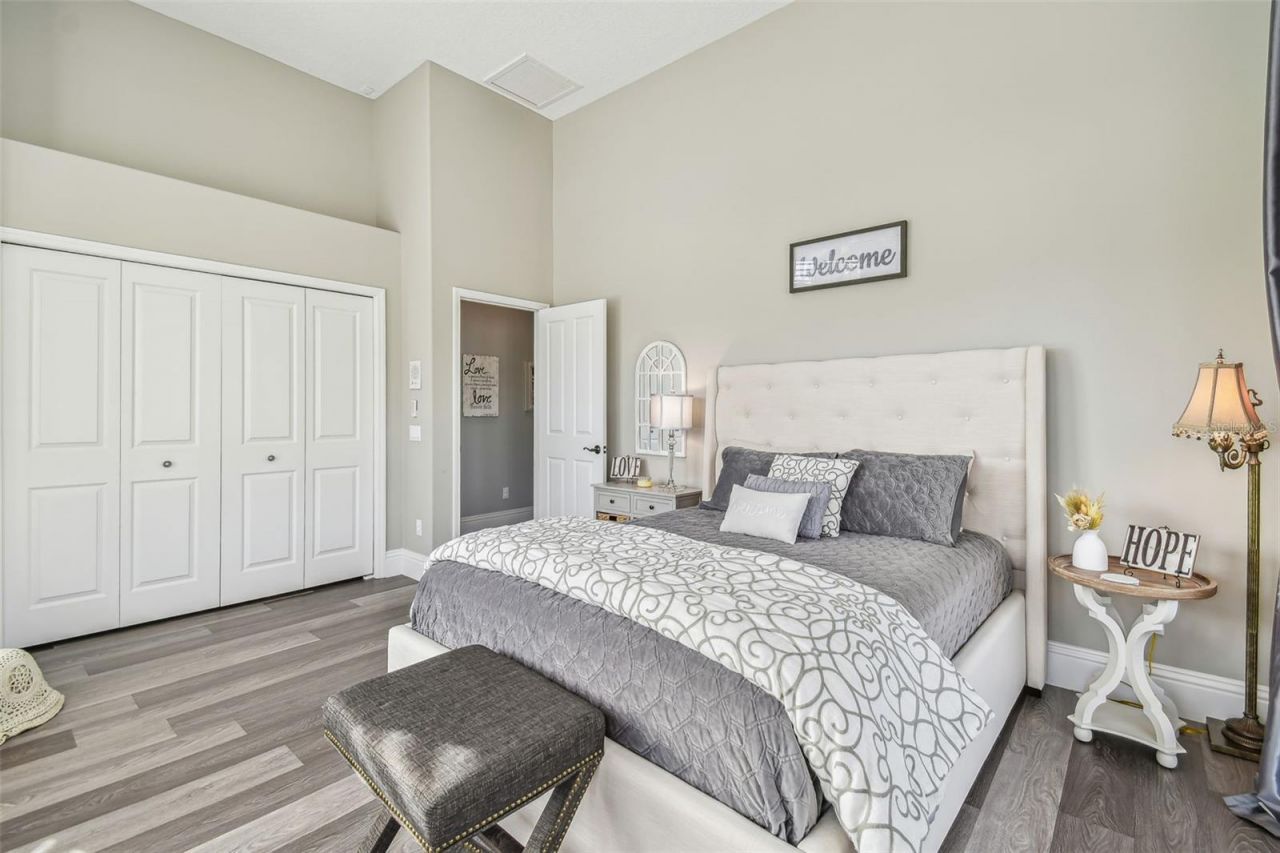 9105 Woodridge Run Drive, Tampa, FL 33647 Photo