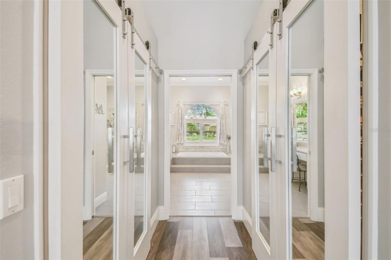 9105 Woodridge Run Drive, Tampa, FL 33647 Photo