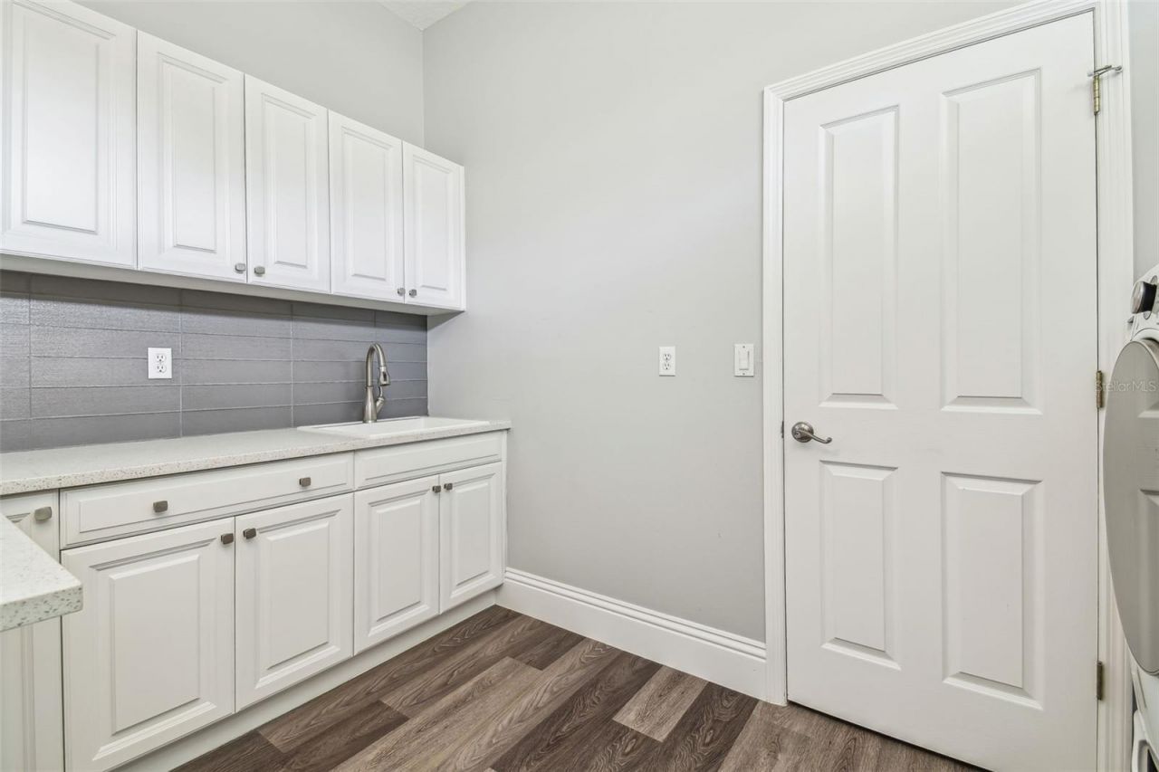 9105 Woodridge Run Drive, Tampa, FL 33647 Photo