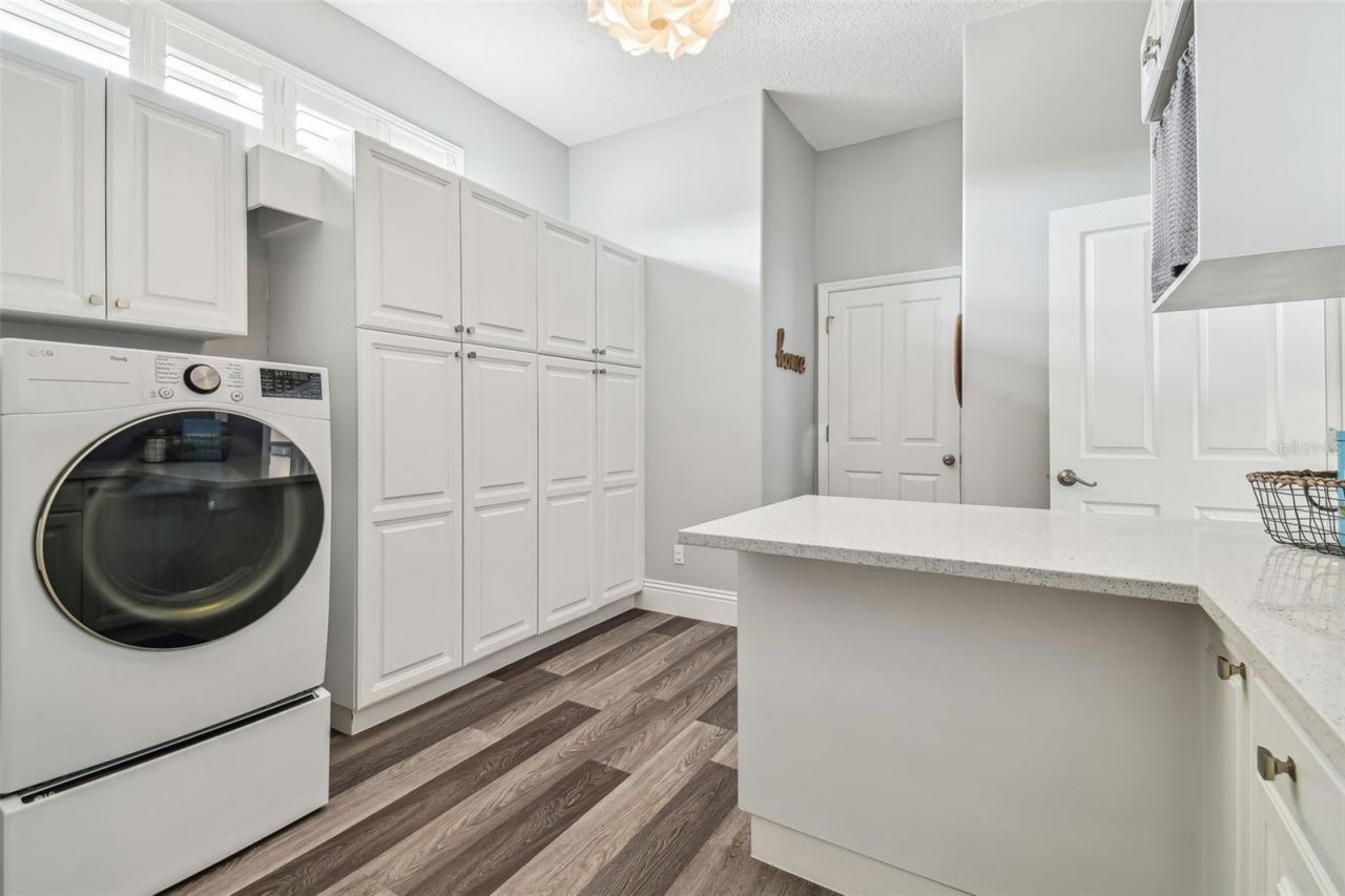 9105 Woodridge Run Drive, Tampa, FL 33647 Photo