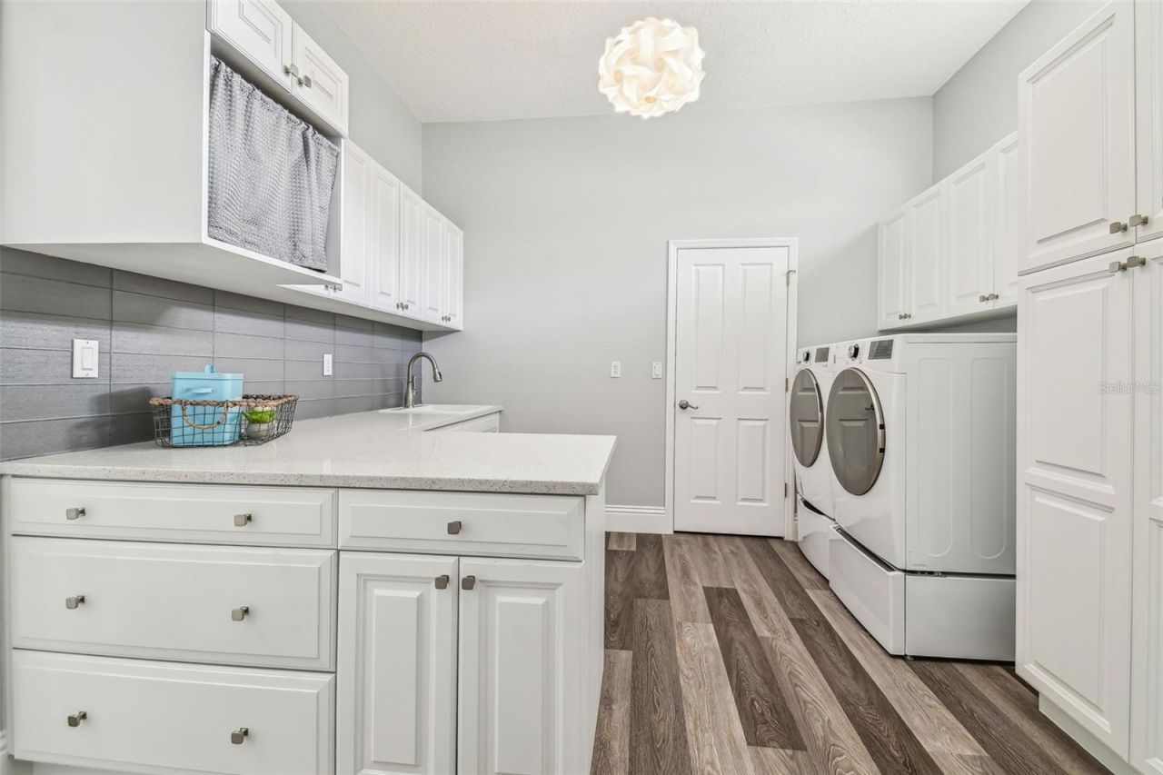 9105 Woodridge Run Drive, Tampa, FL 33647 Photo