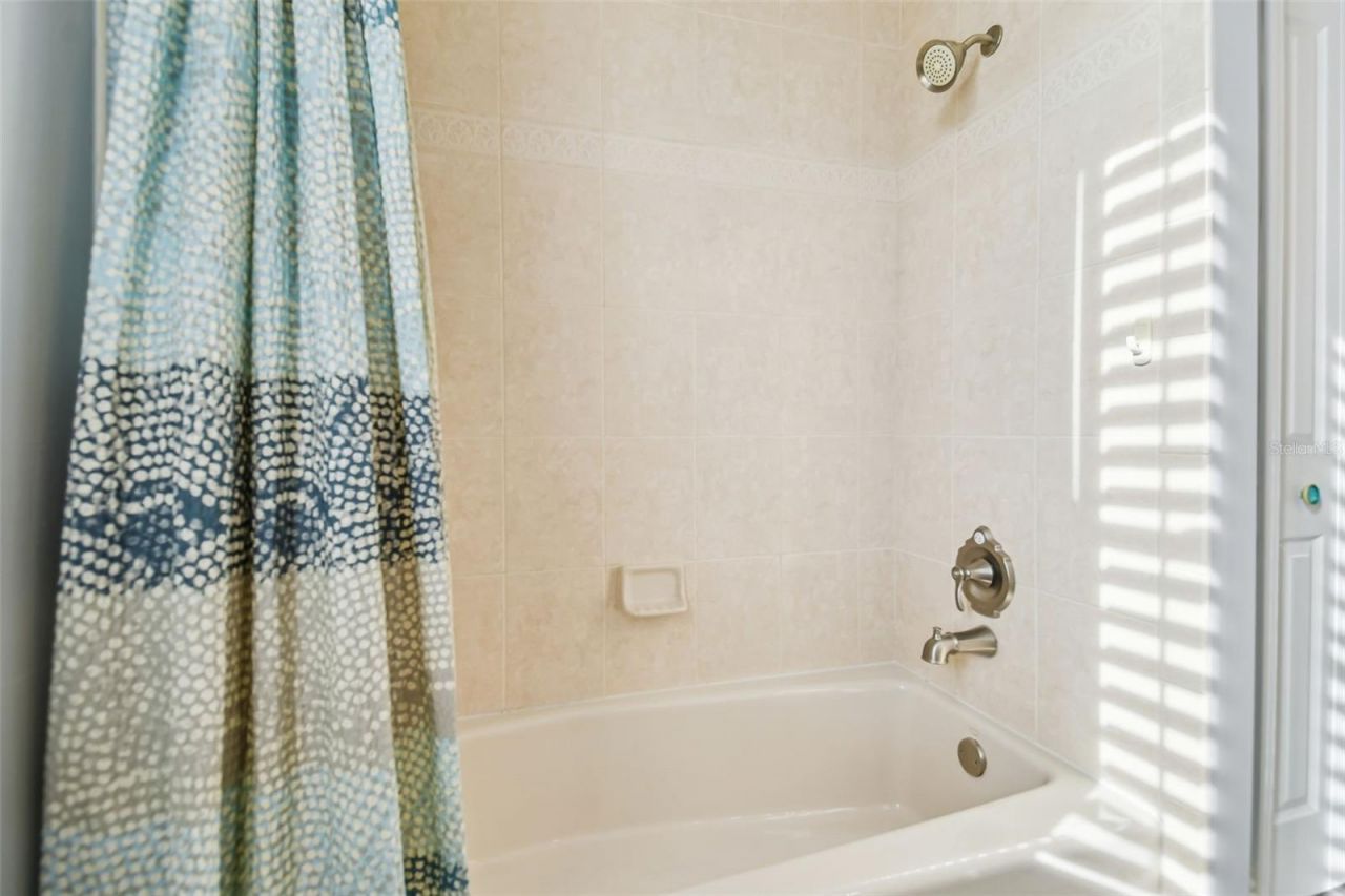 9105 Woodridge Run Drive, Tampa, FL 33647 Photo