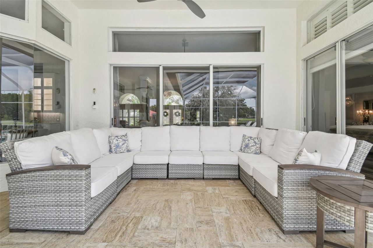 9105 Woodridge Run Drive, Tampa, FL 33647 Photo