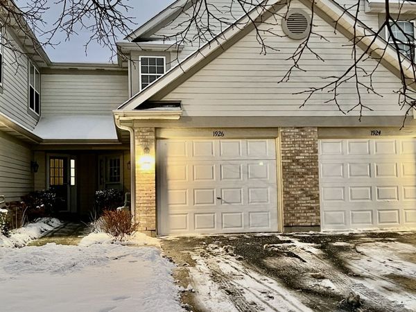 1926 GROVE Avenue, Schaumburg, IL 60193