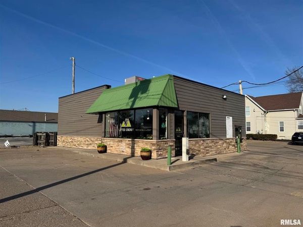 2430 16TH Street, Moline, IL 61265