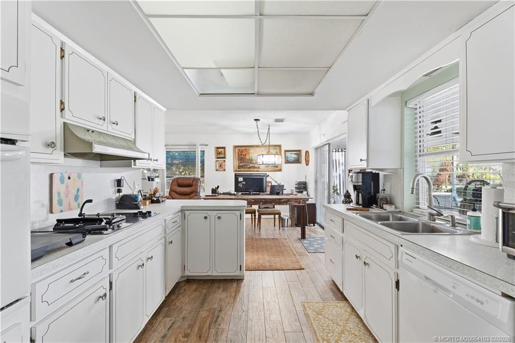 900 NW 11th Terrace, Stuart, FL 34994 Photo