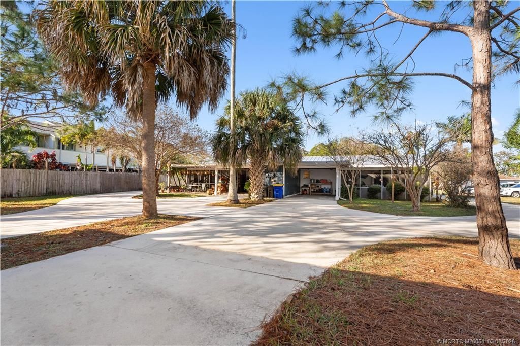 900 NW 11th Terrace, Stuart, FL 34994 Photo