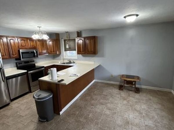 3 Hinman St, Unit 2, Sturbridge, MA 01518