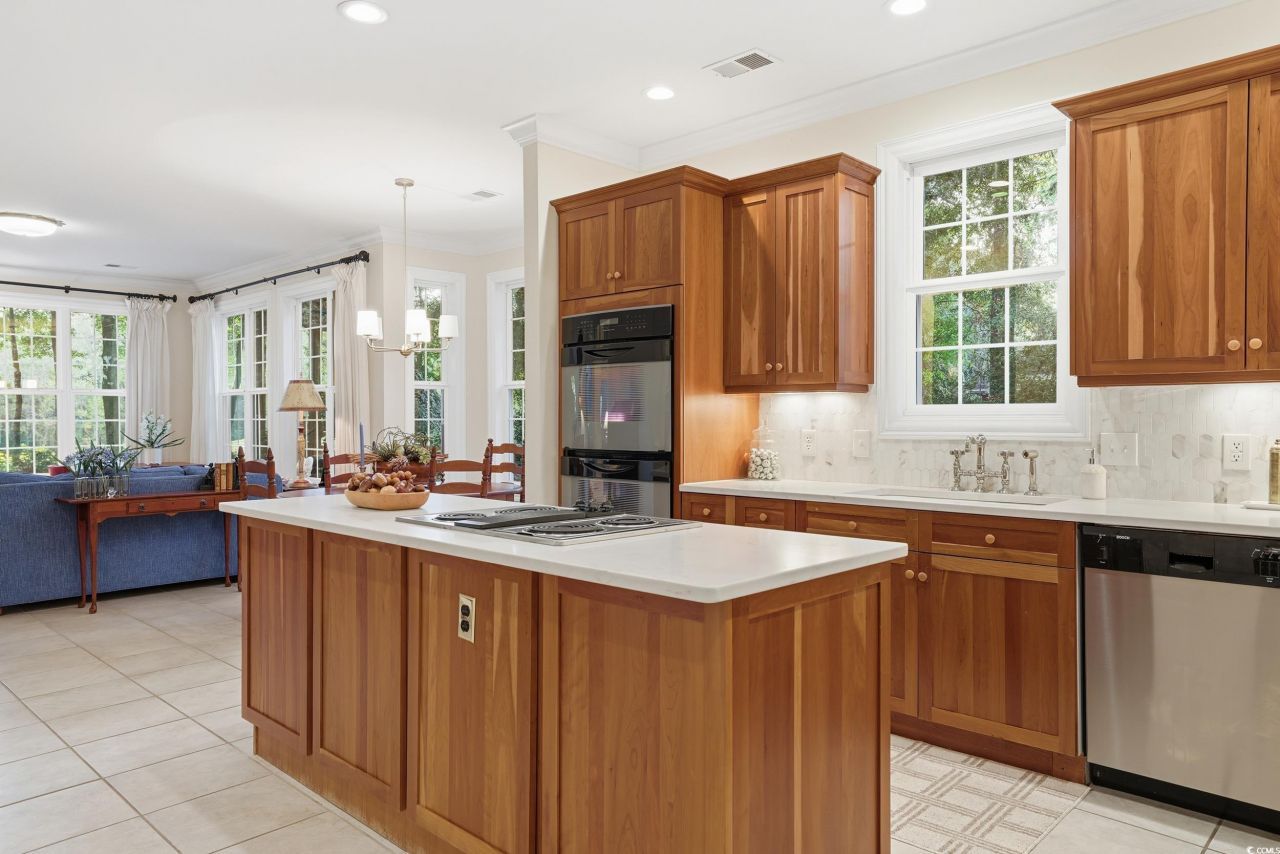 973 Doral Dr. Photo 14