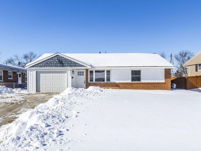 377 S Murray Hill Road, Columbus, OH 43228 Photo 1