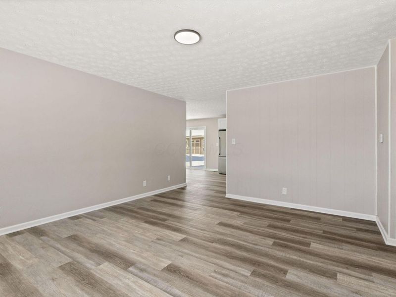 377 S Murray Hill Road, Columbus, OH 43228 Photo 5