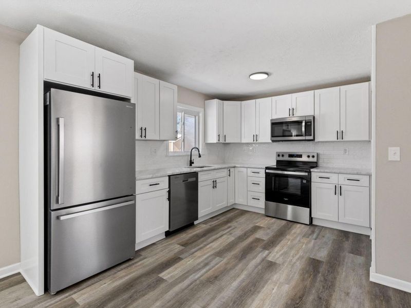 377 S Murray Hill Road, Columbus, OH 43228 Photo 7