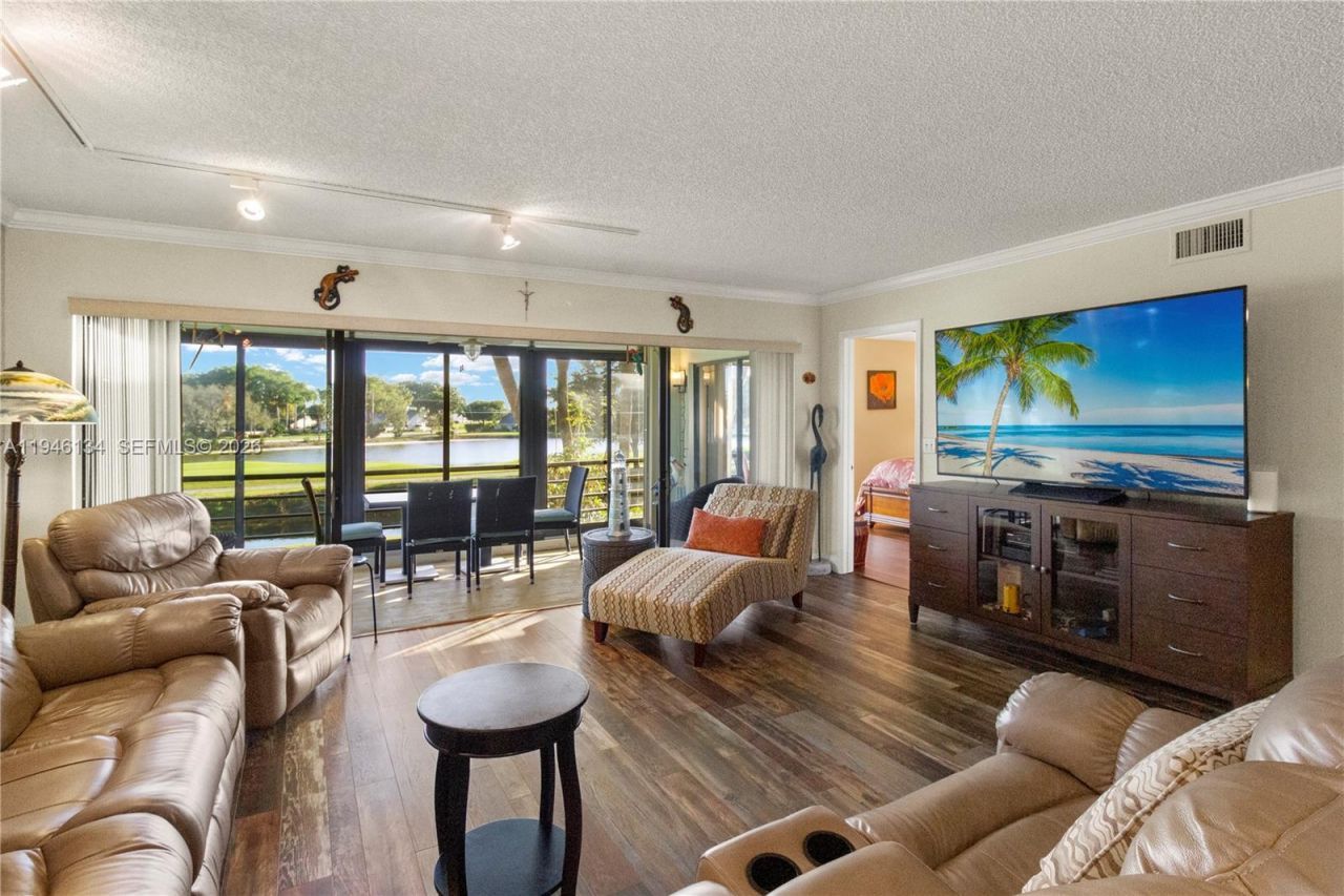 5519 Fairway Park Dr, Unit 203, Boynton Beach, FL 33437 Photo