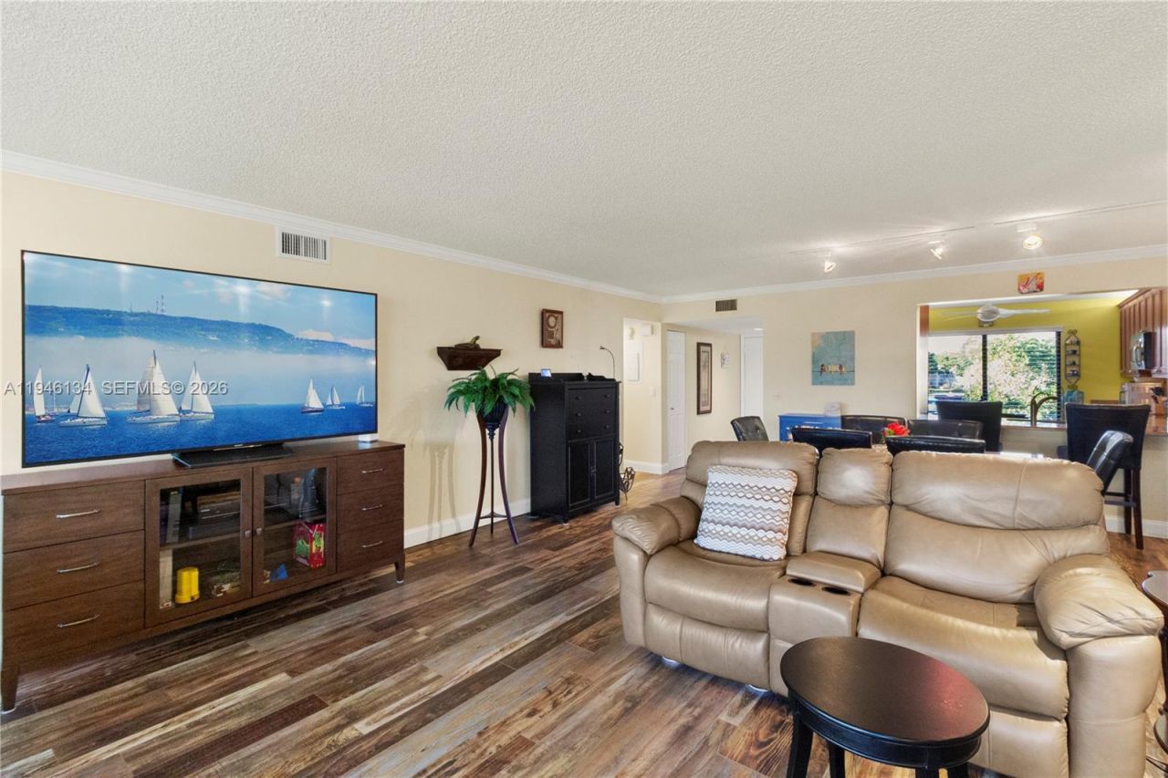 5519 Fairway Park Dr, Unit 203, Boynton Beach, FL 33437 Photo